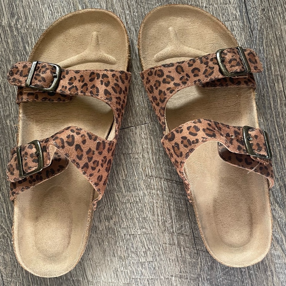 Cheetah Print Sandals | Y3 (fits Women’s size 6) | Cat&Jack Animal Print Slide
